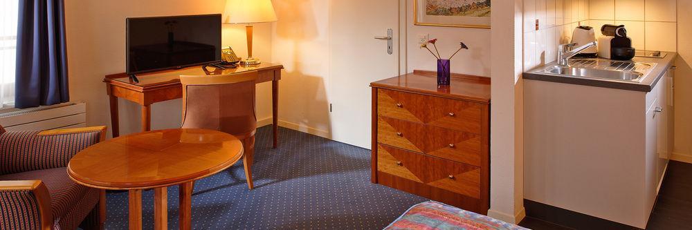 Hine Adon 3* Fribourg